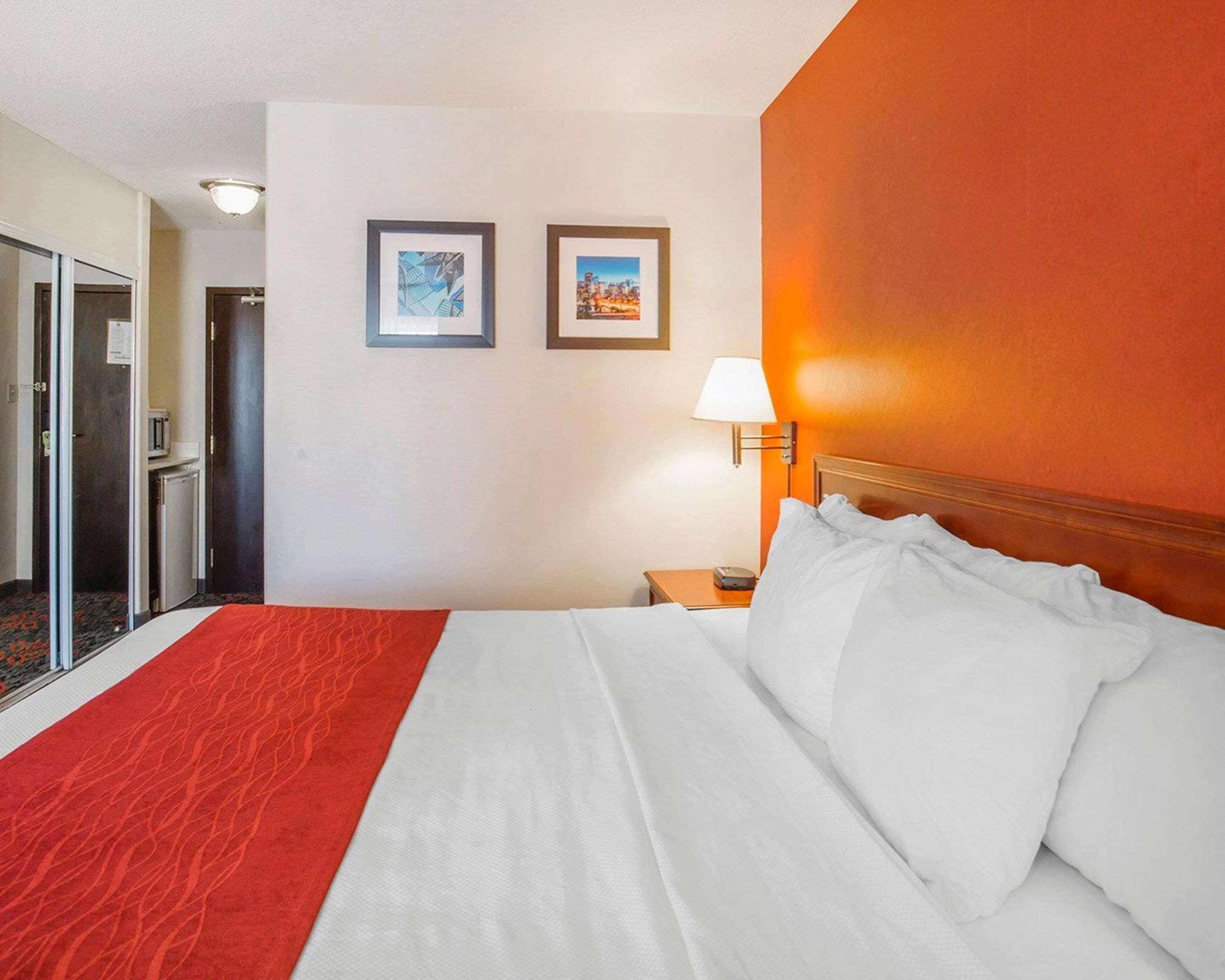 Comfort Inn & Suites University Calgary Ngoại thất bức ảnh