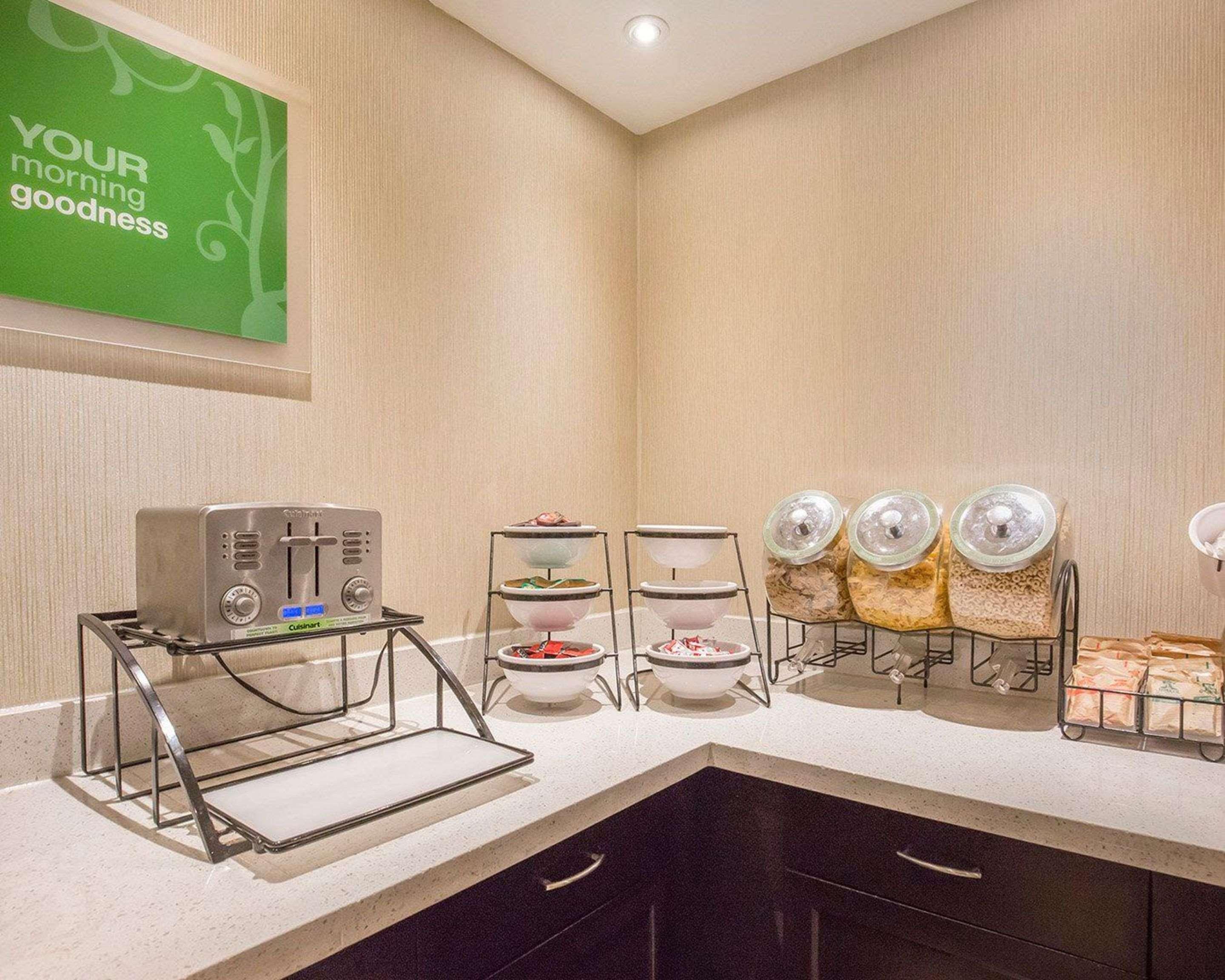 Comfort Inn & Suites University Calgary Ngoại thất bức ảnh