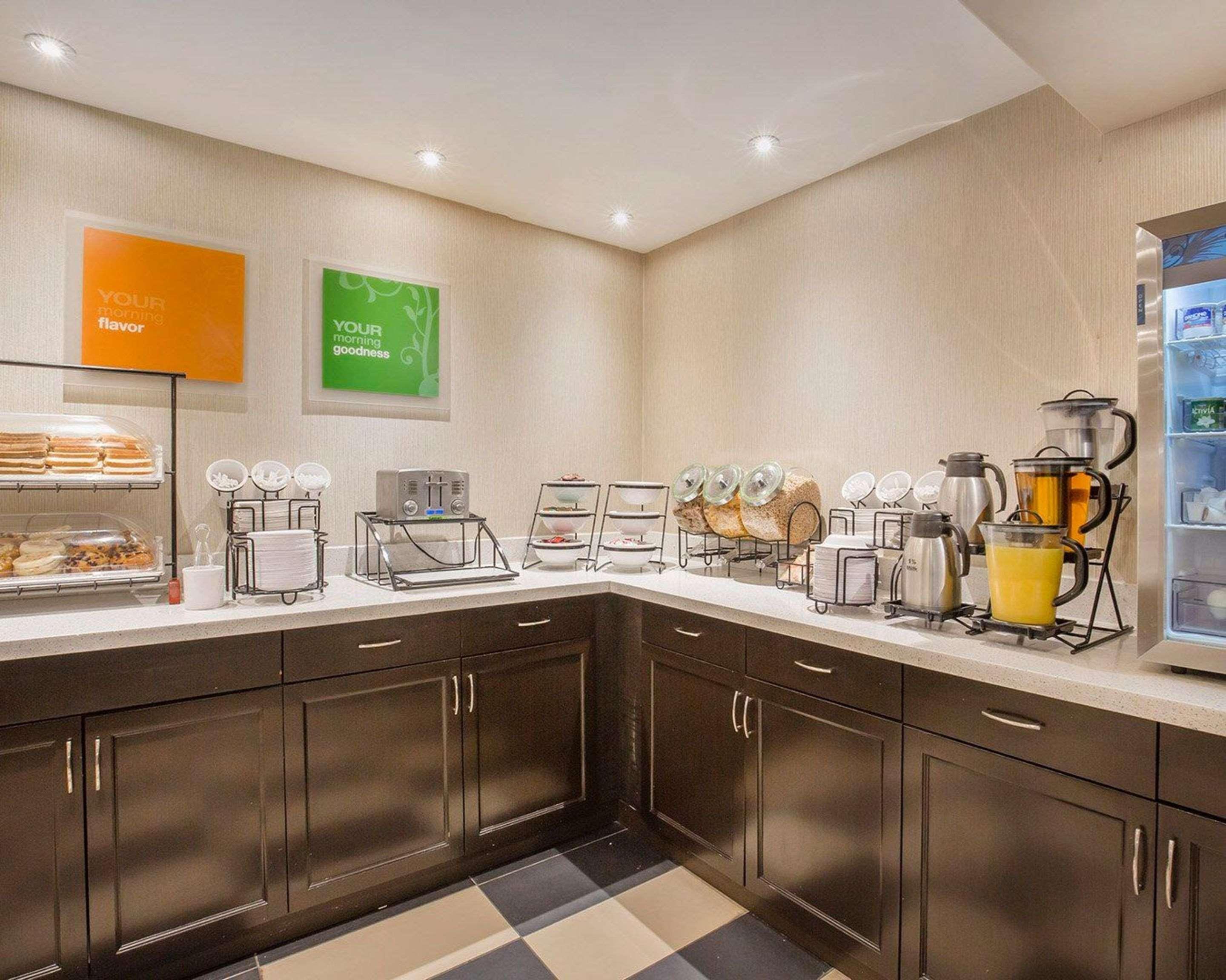 Comfort Inn & Suites University Calgary Ngoại thất bức ảnh