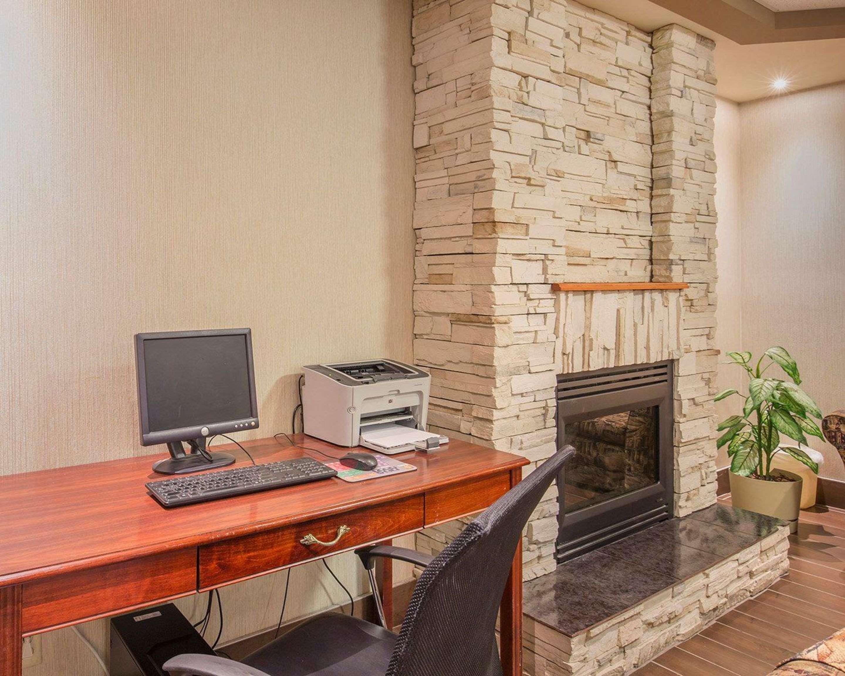 Comfort Inn & Suites University Calgary Ngoại thất bức ảnh