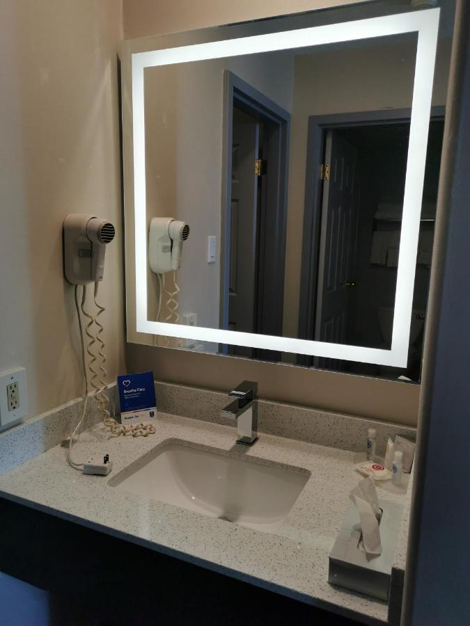Comfort Inn & Suites University Calgary Ngoại thất bức ảnh